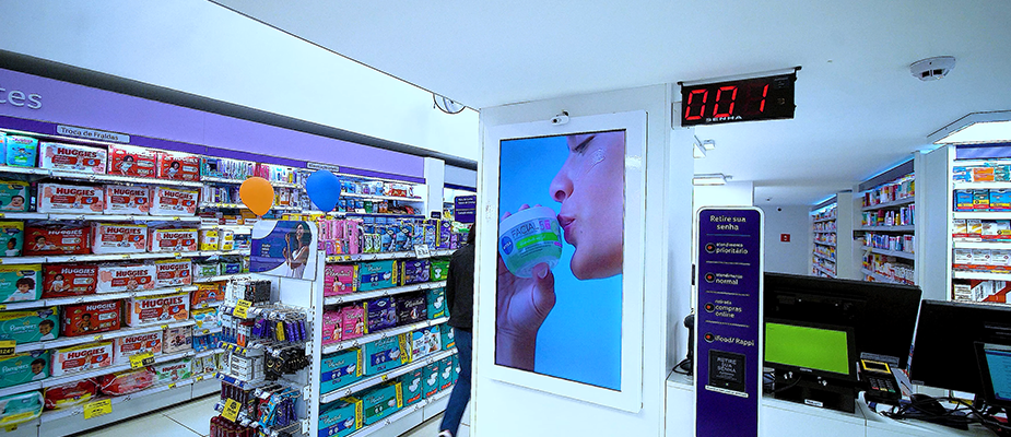 Imagem destaque: THE LED leva inteligência artificial para telas da Panvel
