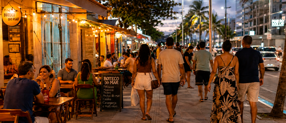 Imagem destaque: Férias impulsionam expectativa de bares e restaurantes em destinos turísticos