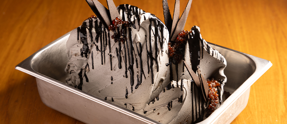 Imagem destaque: Momo Gelato lança sabor “Preta” em parceria com chef Rodrigo Ribeiro