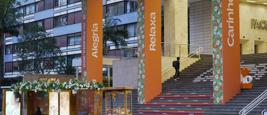 Imagem destaque: Leão realiza experiência imersiva para celebrar 125 anos