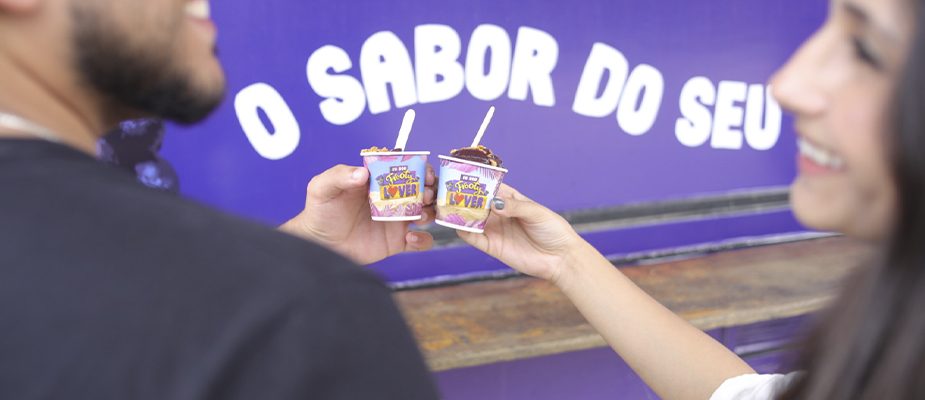 Imagem destaque: Frooty distribui açaí grátis na Avenida Paulista em comemoração ao Dia do Açaí