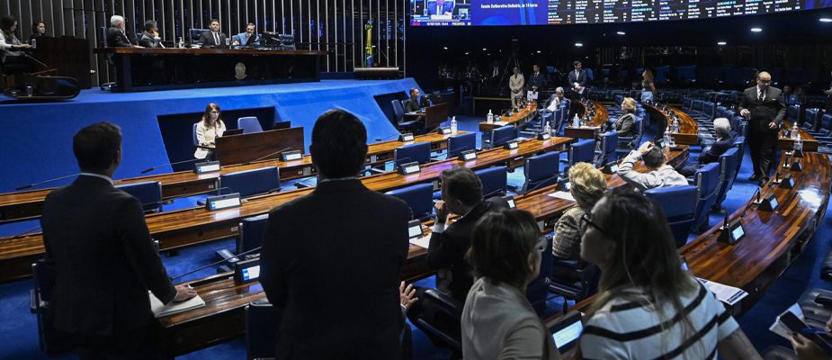 Imagem destaque: Senado aprova fim da taxa de 20% em compras internacionais de até US$ 50