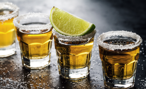 Imagem: Cachaça movimenta R$ 2,3 bilhões em bares e restaurantes no Brasil