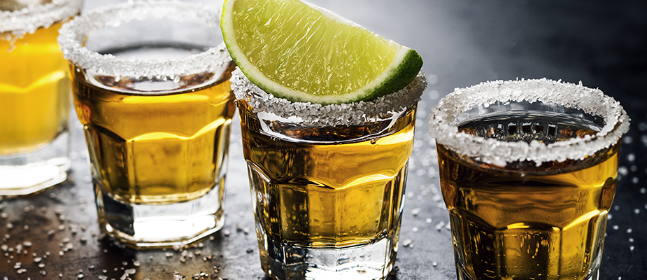 Imagem destaque: Cachaça movimenta R$ 2,3 bilhões em bares e restaurantes no Brasil