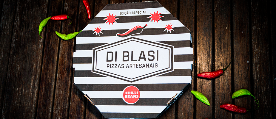 Imagem destaque: Di Blasi Pizzas lança collab inédita com Chilli Beans