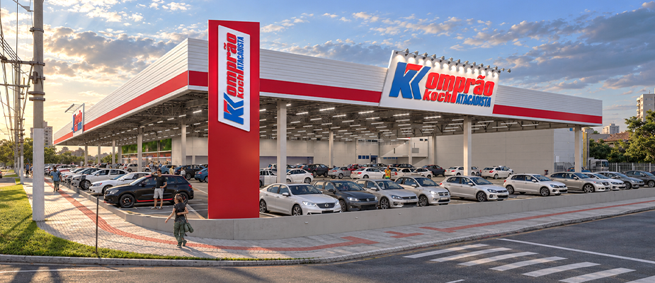 Imagem destaque: Grupo Koch inaugura 5ª loja em Palhoça (SC) e chega a 103 unidades