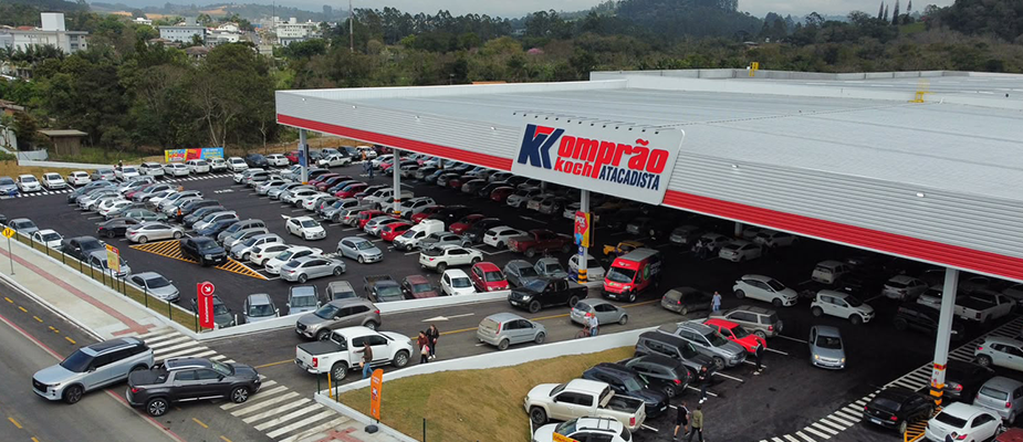Imagem destaque: Komprão completa 10 anos e lança promoção com uma década de compras grátis
