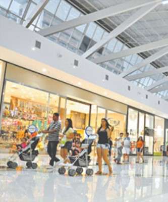 Imagem: Shoppings aos Domingos Resultam em Compra