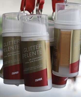 Imagem: Itaipava Distribui Repelente com Glitter em Blocos