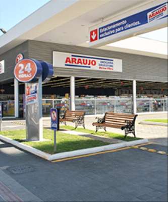 Imagem: Drogaria Araujo Inaugura em Nova Serrana (MG)