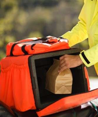 Destaque Uber Eats Deixa o Brasil. Rappi e iFood Defendem Novas Regras