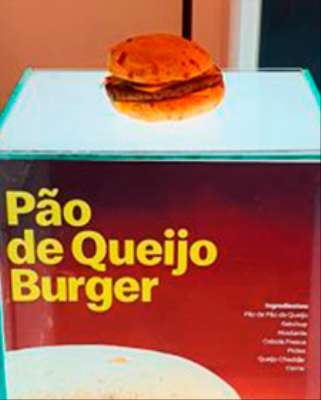 Destaque Mc Se Rende ao Pão de Queijo